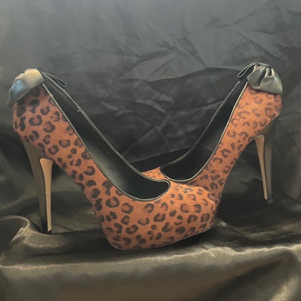 DOLCE VITA Leopard Print Leather Pony Hair Pumps Heels Size 8